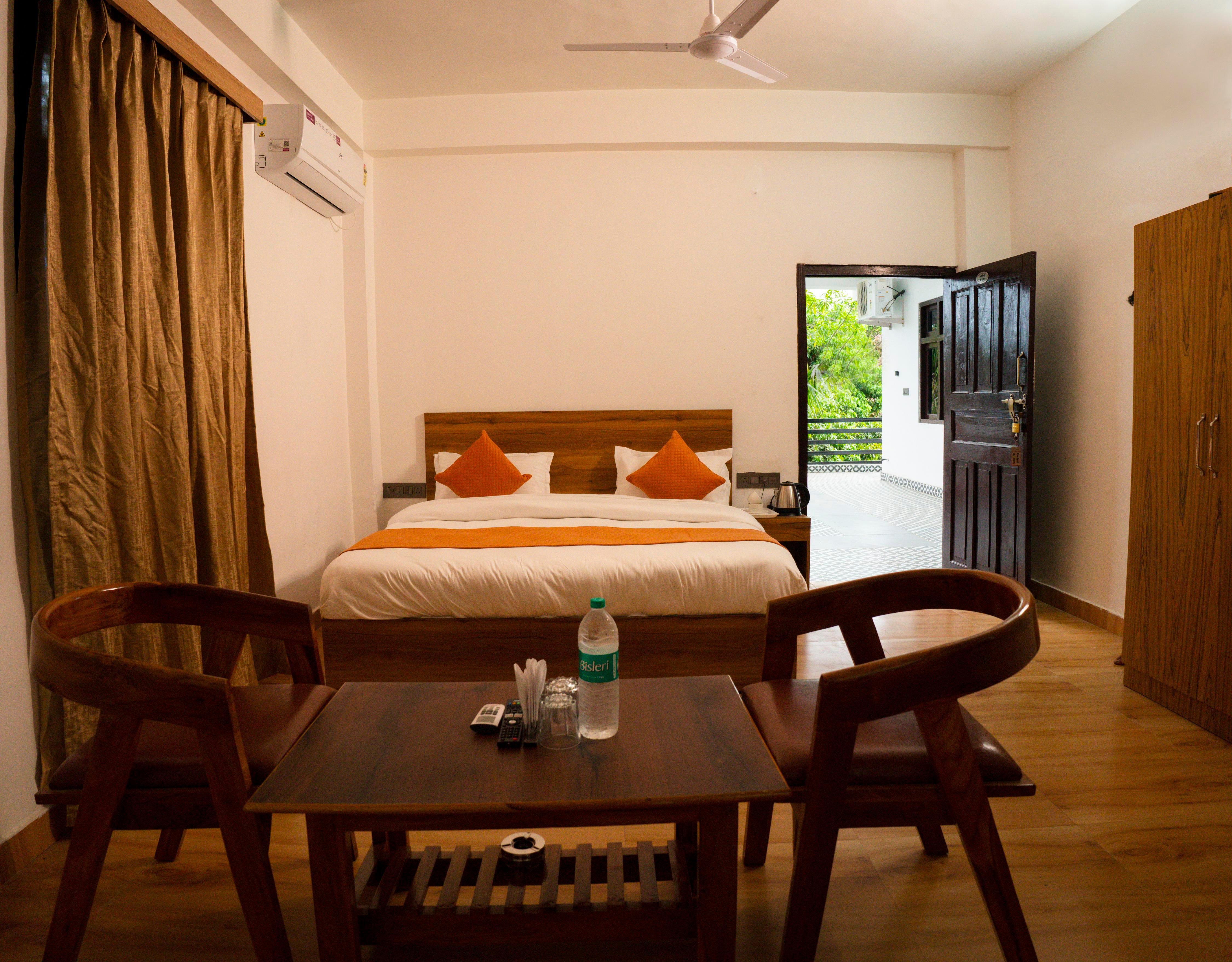 Corbett Retreat - Tap to explore photos