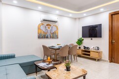 Homlee Shanti 3BHK Elevator Parking Central DEL