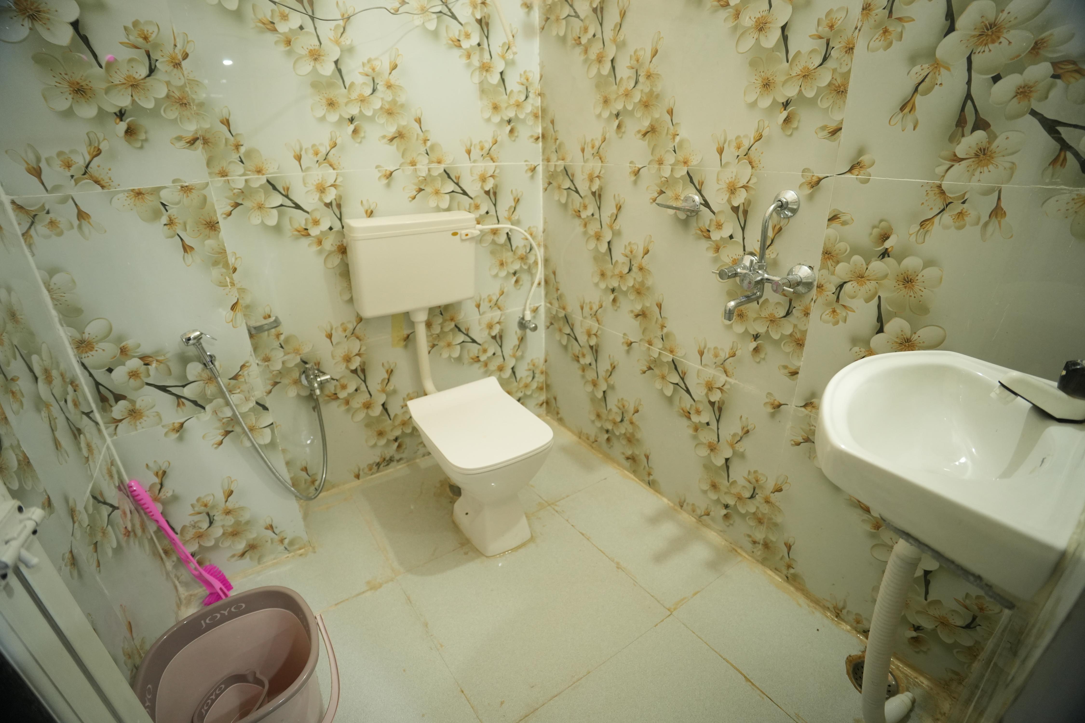 Sabitri Guest House - Tap to explore photos