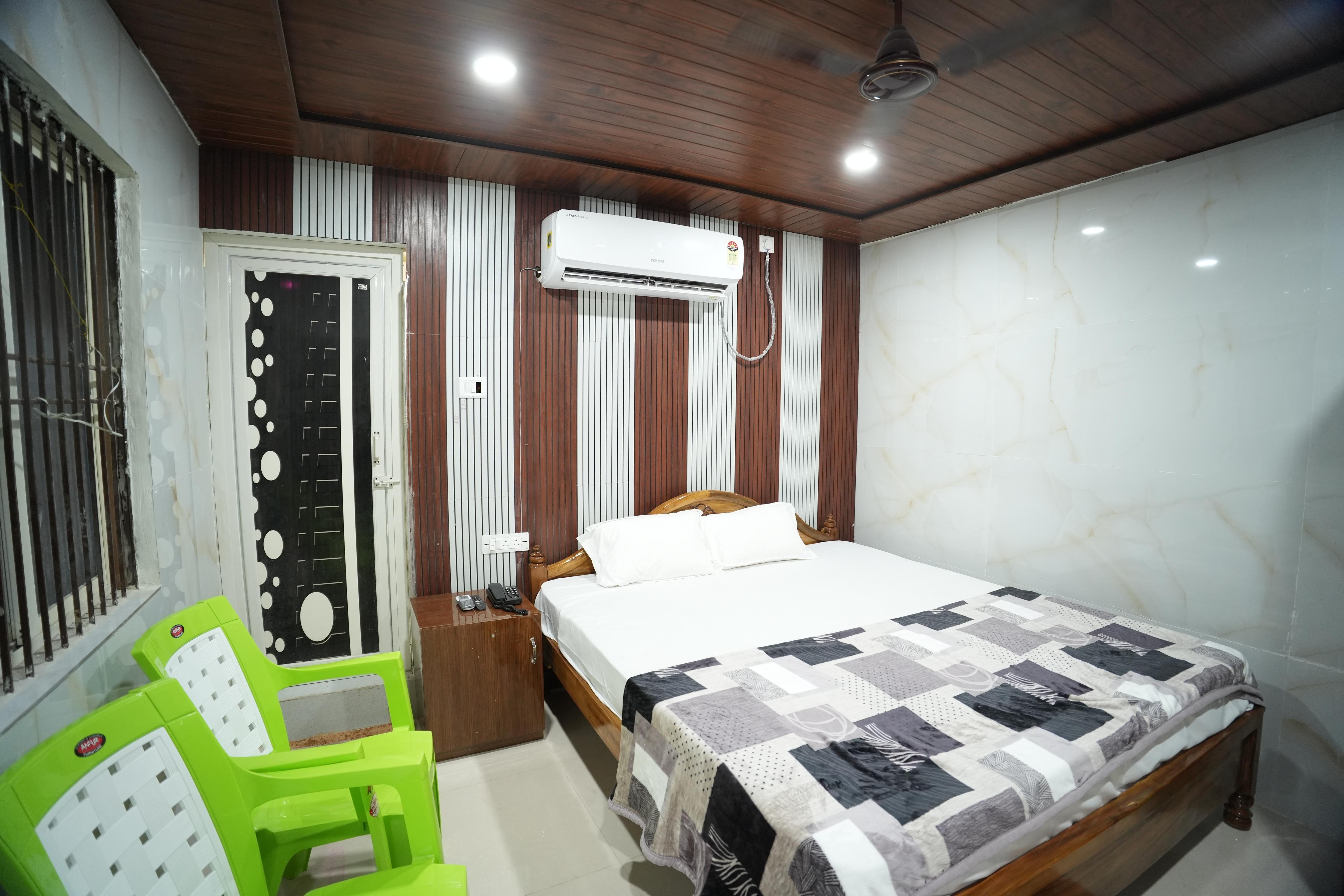 Sabitri Guest House - Tap to explore photos