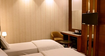 Sanzha Chulha Hotel Room Type - Superior Twin Bedroom