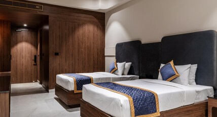 HOTEL HIGHWAY KING HARMADA Room Type - KING DELUX TWIN ROOM WITH BALCONY HOTEL HIGHWAY KING HARMADA Room Type - KING DELUX TWIN ROOM WITH BALCONY