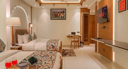 Green Vegetarian Hotel & Restaurant Room Type - Mall Road Signature King Double All Weather AC Executive Suite Green Vegetarian Hotel & Restaurant Room Type - Mall Road Signature King Double All Weather AC Executive Suite