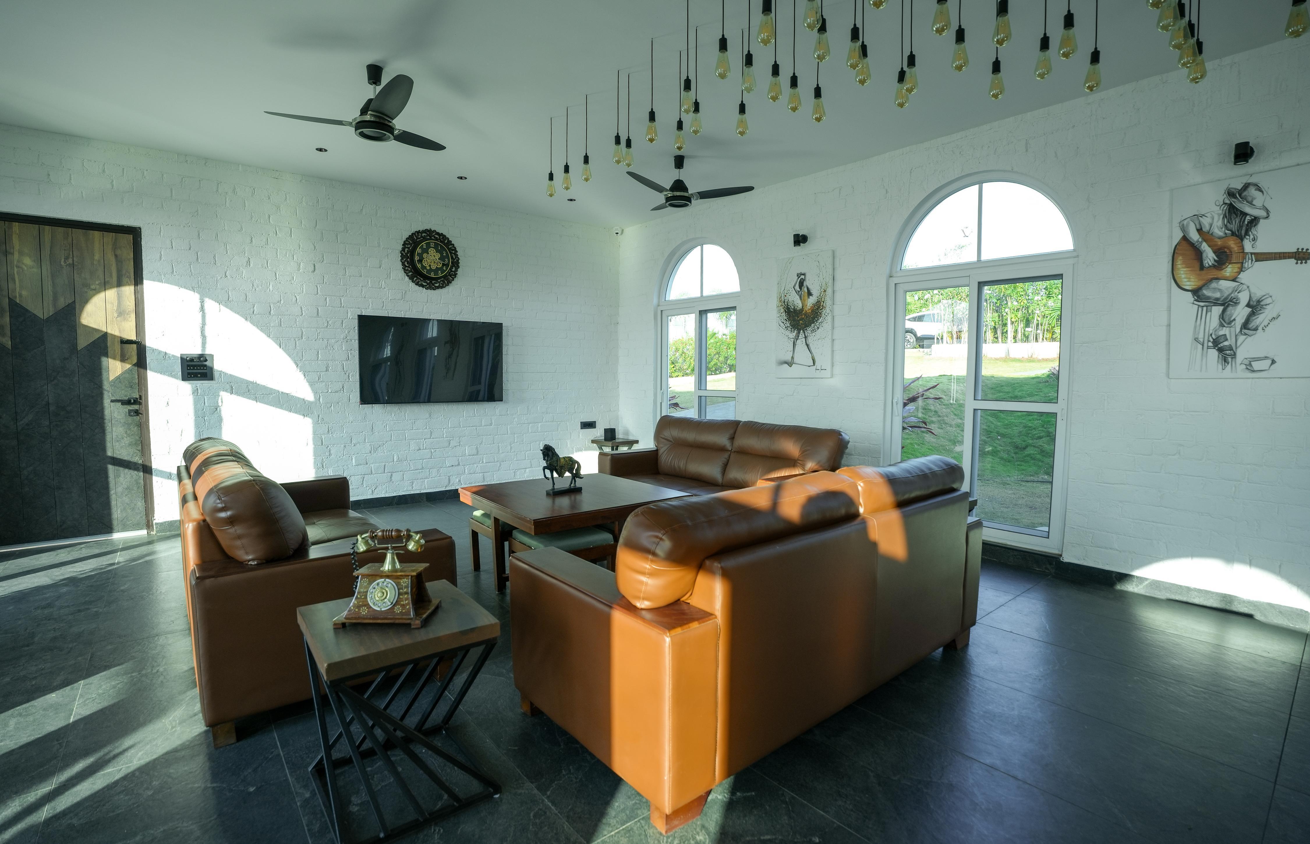 Bliss Farm Stays - Azure 21 - Tap to explore photos