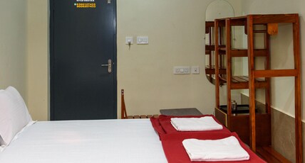 Shridevi Residency Honnavar Room Type - Couple Room Non AC
