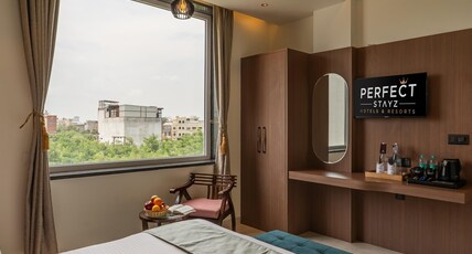 Perfectstayz Premium Vrindavan Room Type - Executive room Perfectstayz Premium Vrindavan Room Type - Executive room