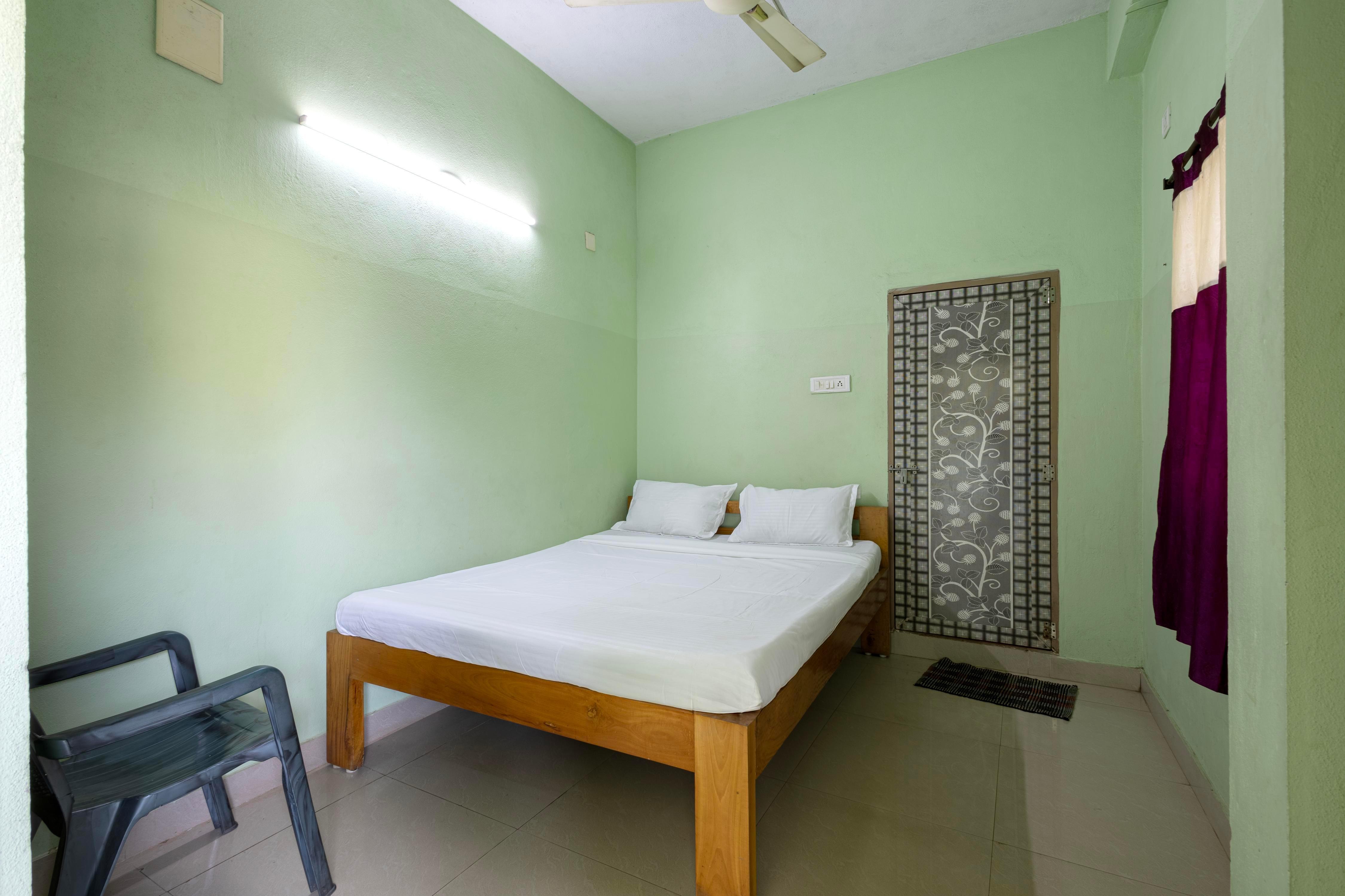 SRIDEVI RESIDENCY, KAKINADA Room Type - Standard Room