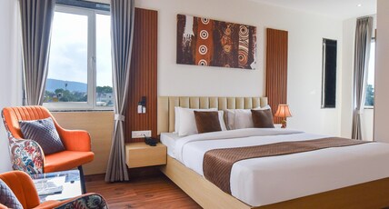 Hotel Luxury Inn Room Type - Executive Corner Room
