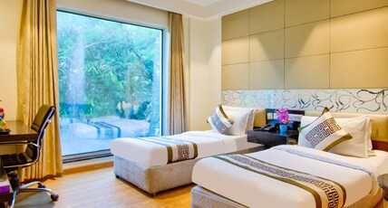 Hotel GreySky SouthDelhi Room Type - Luxury Twin Bedroom with City View & Bathtub by Greysky Group Hotel GreySky SouthDelhi Room Type - Luxury Twin Bedroom with City View & Bathtub by Greysky Group