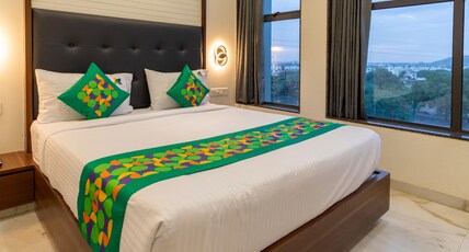 Treebo Antariksh Room Type - Deluxe Room