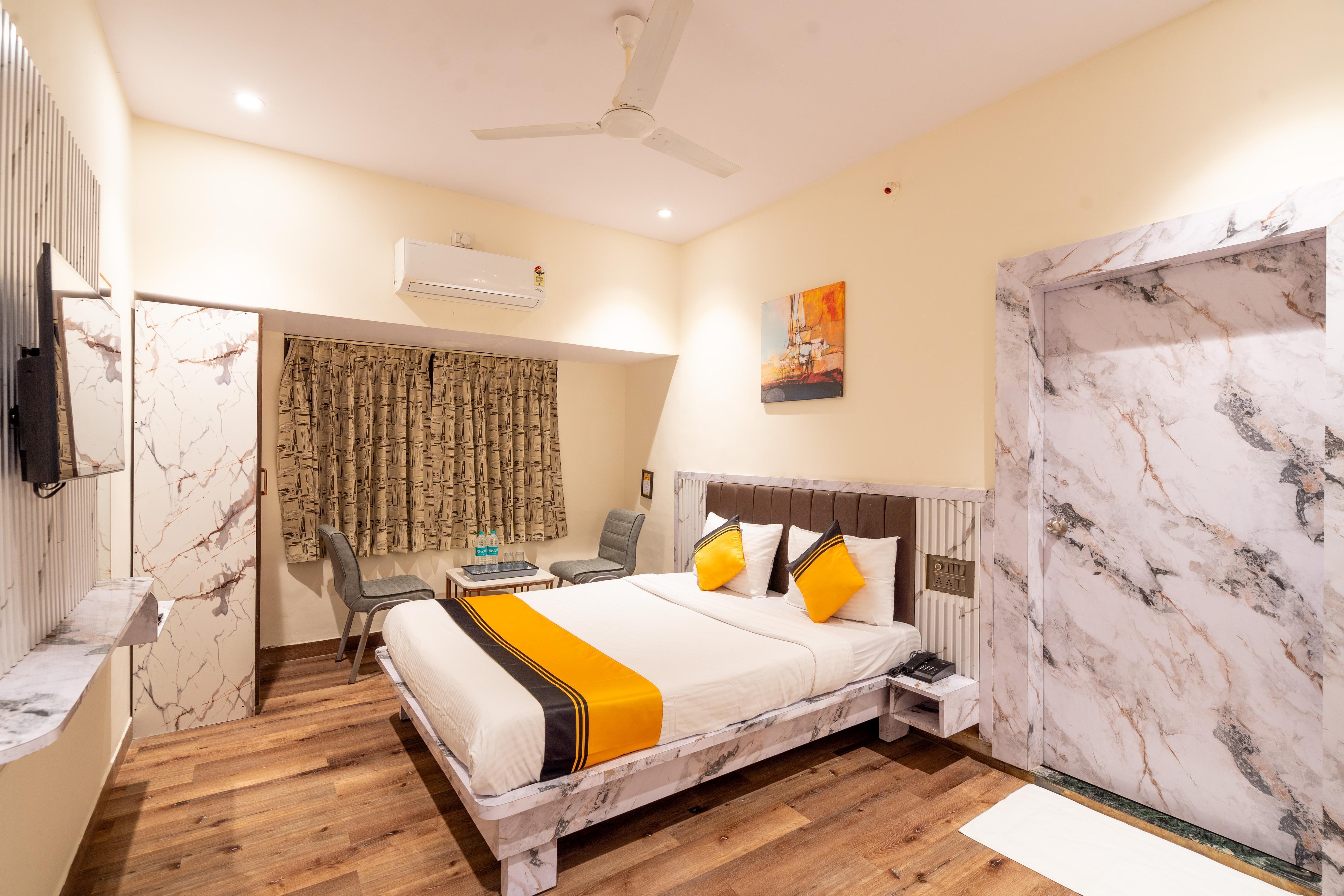 Itsy Hotels Maitreya  170 Meters from Shri Saibaba Temple - Tap to explore photos