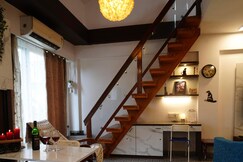 Dishney Den|2BHK luxe Attic-Pvt terrace & pool-Hill view