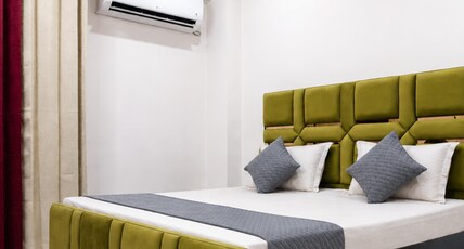 Cozy Room Aarambh Hillside View Dehradun R1-F2 Room Type - Bedroom