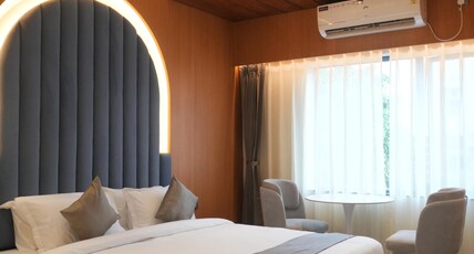 HOTEL RISHIKANYA GRAND Room Type - Executive King Bed with City View