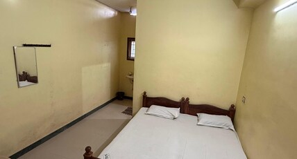 SRI MURUGAN COTTAGE Room Type - Double Bed Non Ac