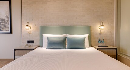 Lemon Tree Premier Jabalpur Room Type - Executive Double Room