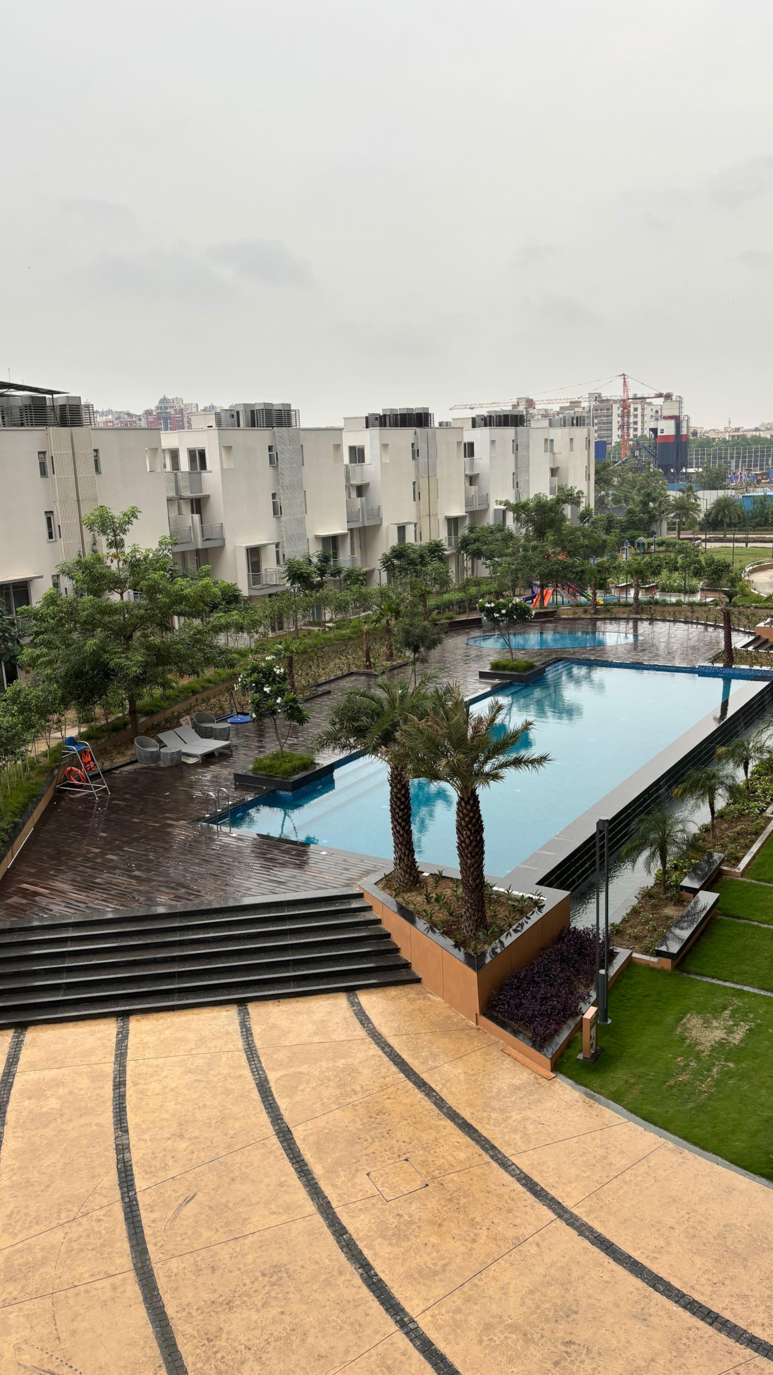 Golf Boulevard JP Greens Pari Chowk ExpoMart Noida - Tap to explore photos