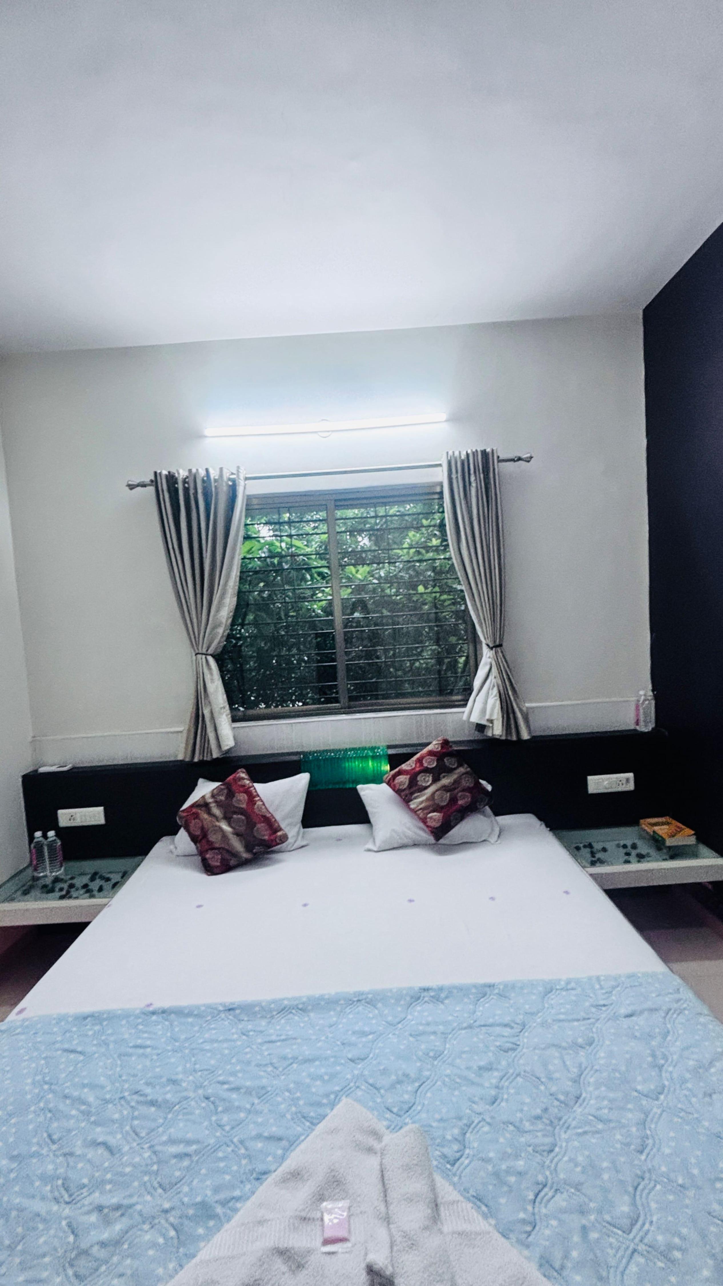 Private 2BHK Near Highway Explore Trimbak Sula - Tap to explore photos