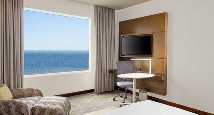 Radisson Hotel Colombo Room Type - Premium Room - Ocean View