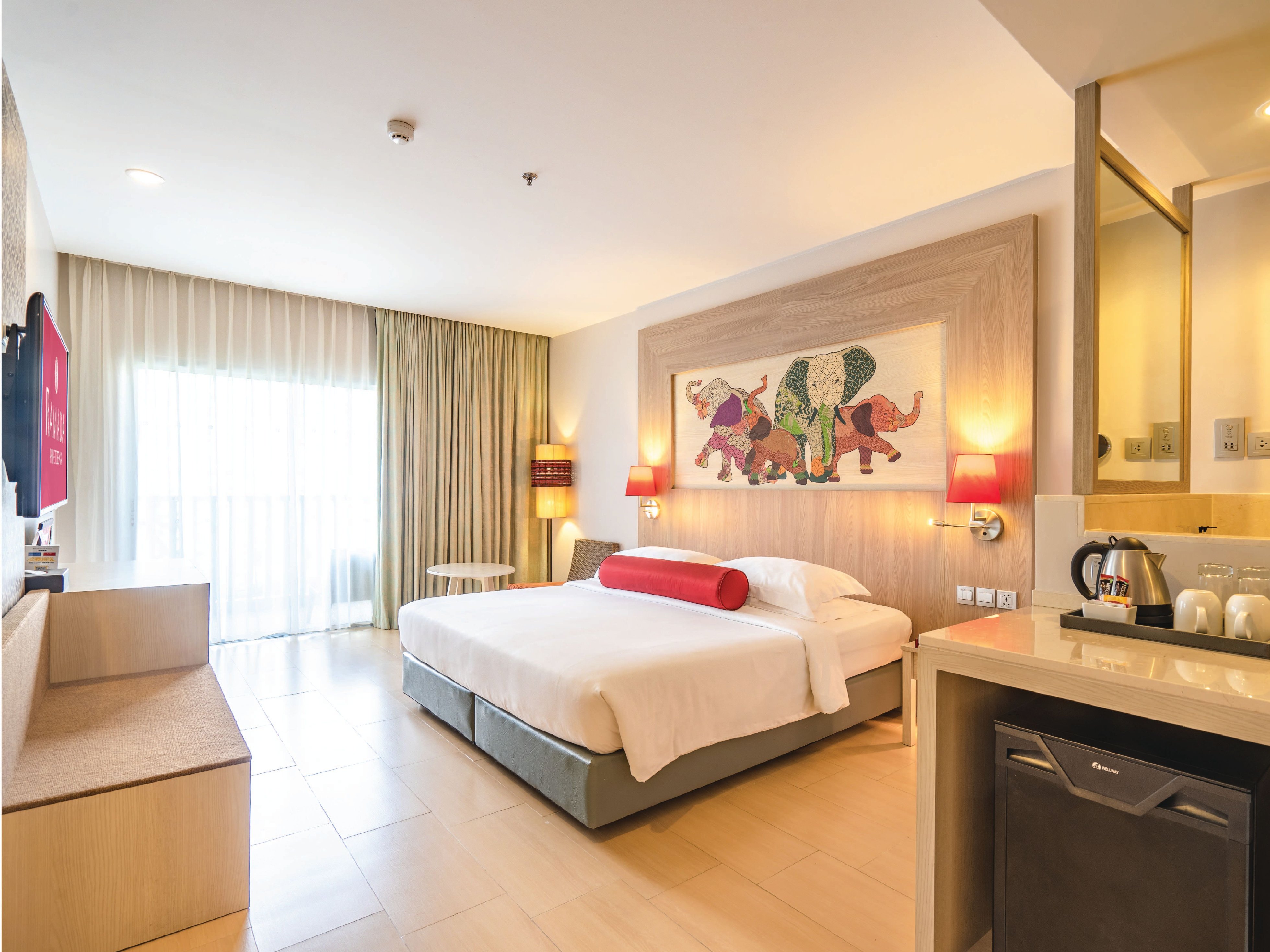 Ramada by Wyndham Phuket Deevana Patong - Tap to explore photos
