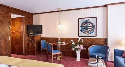 Best Western Premier Grand Hotel Russischer Hof Room Type - 1 Double Bed, Superior Room, Sofabed, Coffee And Tea Maker, Bathtub