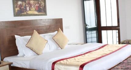 Birds View Resort Room Type - Deluxe Room  With Private Balcony  (Mountain  View)