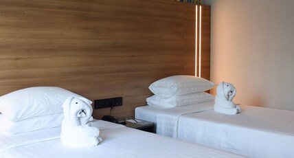 Ambassador Hotel Bangkok Room Type - Metro Plus Twin Room ( Newly Renovated )