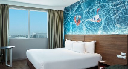 Centara Life Government Complex Hotel & Convention Centre Chaeng Watthana Room Type - Deluxe King