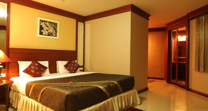 Convenient Park Bangkok Hotel Room Type - Queen suite