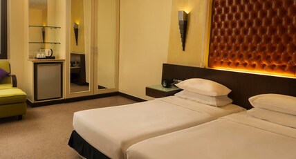 The Davis Bangkok Hotel Room Type - Studio Twin Bed - Corner Wing with Separated Shower and Bathtub The Davis Bangkok Hotel Room Type - Studio Twin Bed - Corner Wing with Separated Shower and Bathtub