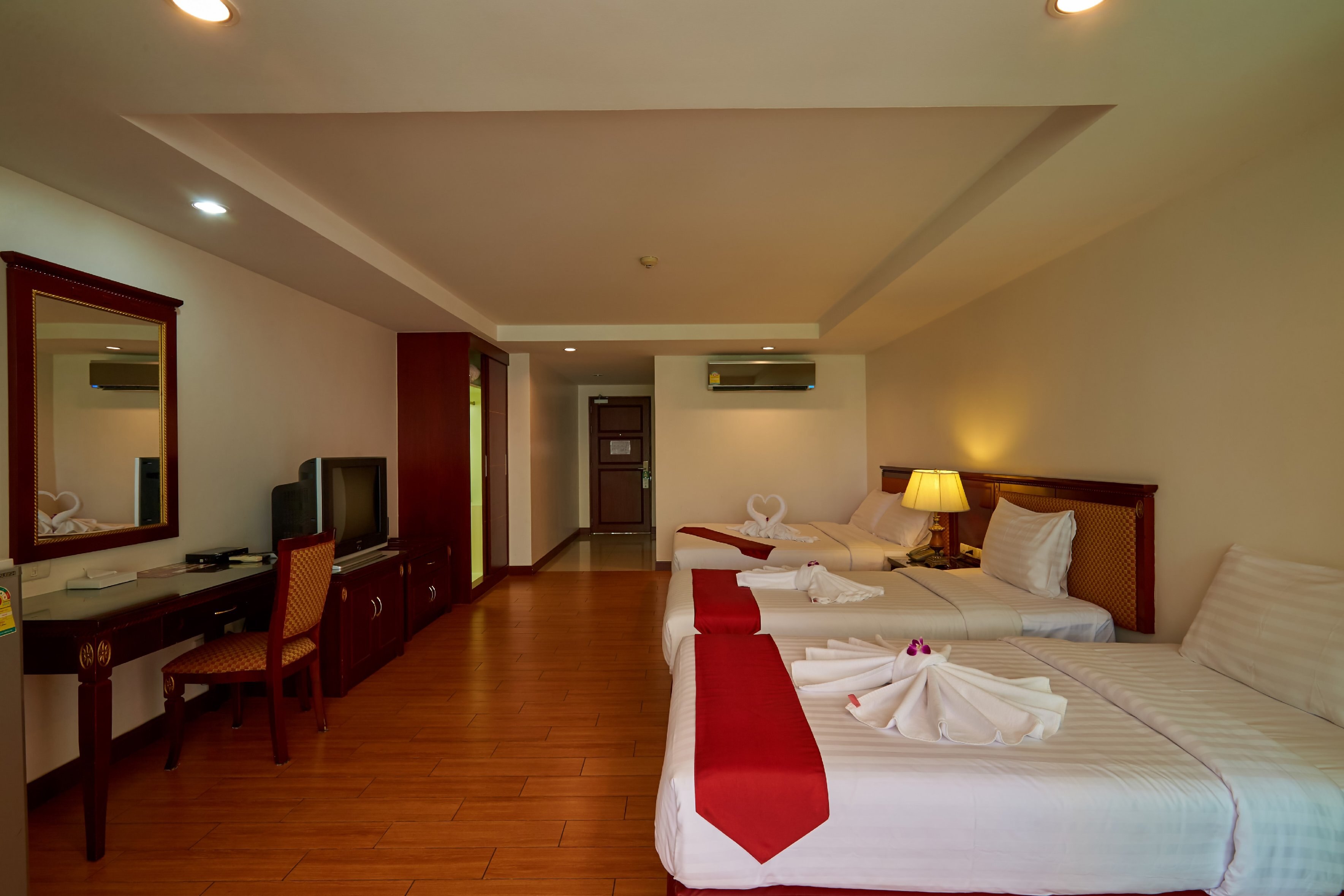 Nana Hiso Hotel - Tap to explore photos