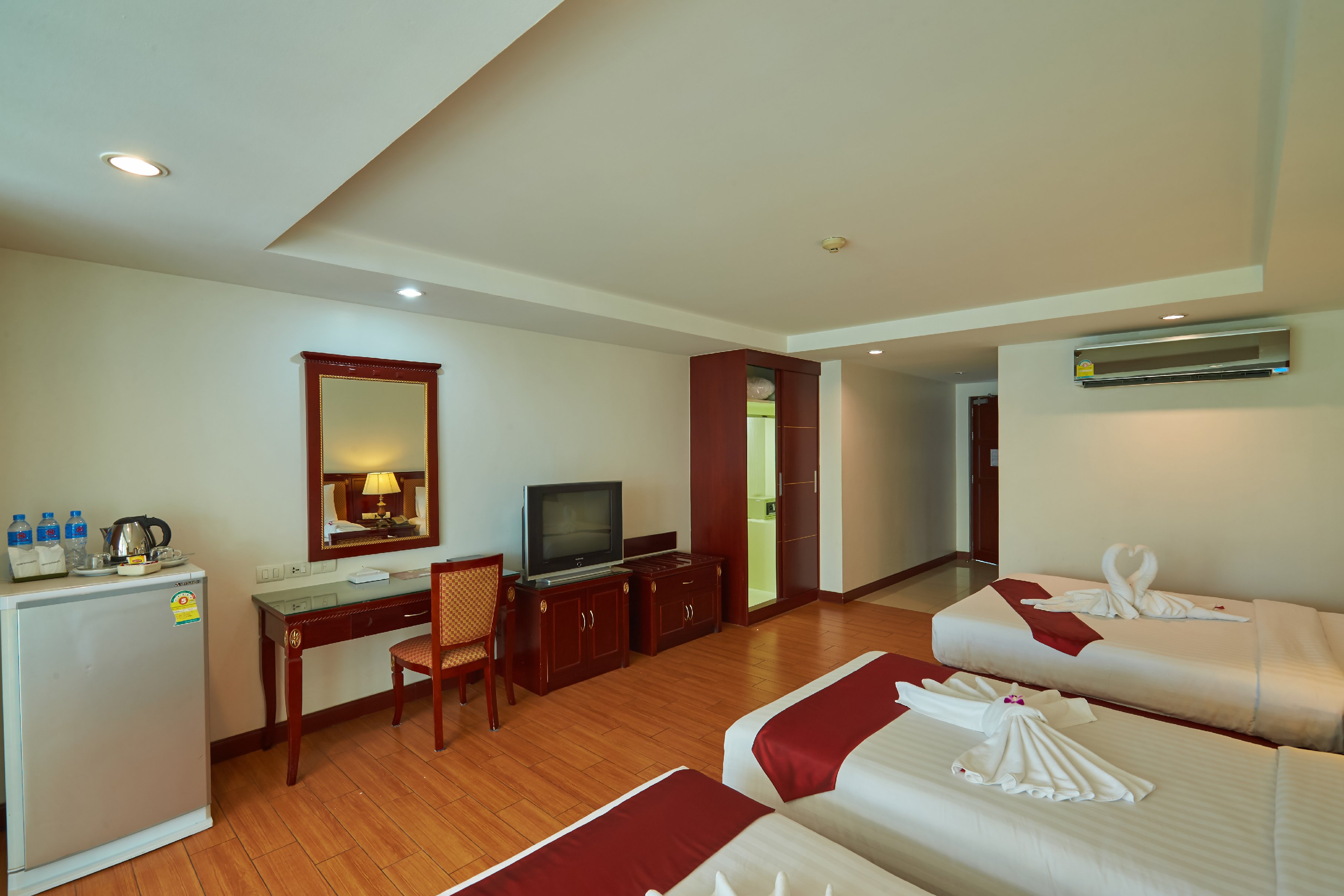 Nana Hiso Hotel - Tap to explore photos
