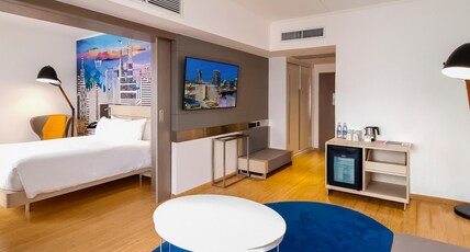 Novotel Bangkok On Siam Square Room Type - Junior Suite 1 Queen-size Bed Novotel Bangkok On Siam Square Room Type - Junior Suite 1 Queen-size Bed