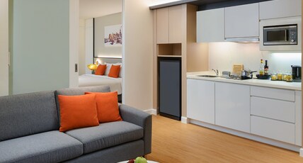 Parkroyal Suites Bangkok Room Type - Studio Premier Suite Twin