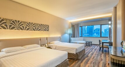 Royal Benja Hotel - Big Rooms, Family Friendly Room Type - Grand Deluxe Triple with Bathtub