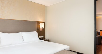 Radisson Suites Bangkok Sukhumvit Room Type - One Bedroom Suite with Balcony