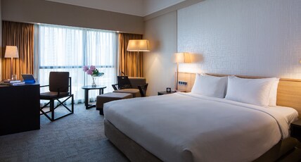 Grand Mercure Singapore Roxy Room Type - Superior Room, 1 King Bed Grand Mercure Singapore Roxy Room Type - Superior Room, 1 King Bed