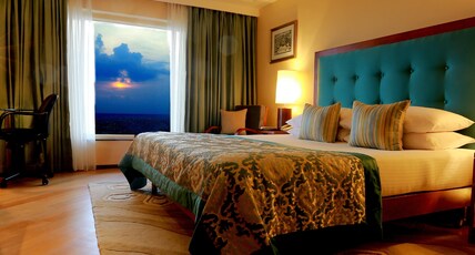 Taj Samudra, Colombo Room Type - Deluxe Room Ocean View Queen Bed Taj Samudra, Colombo Room Type - Deluxe Room Ocean View Queen Bed