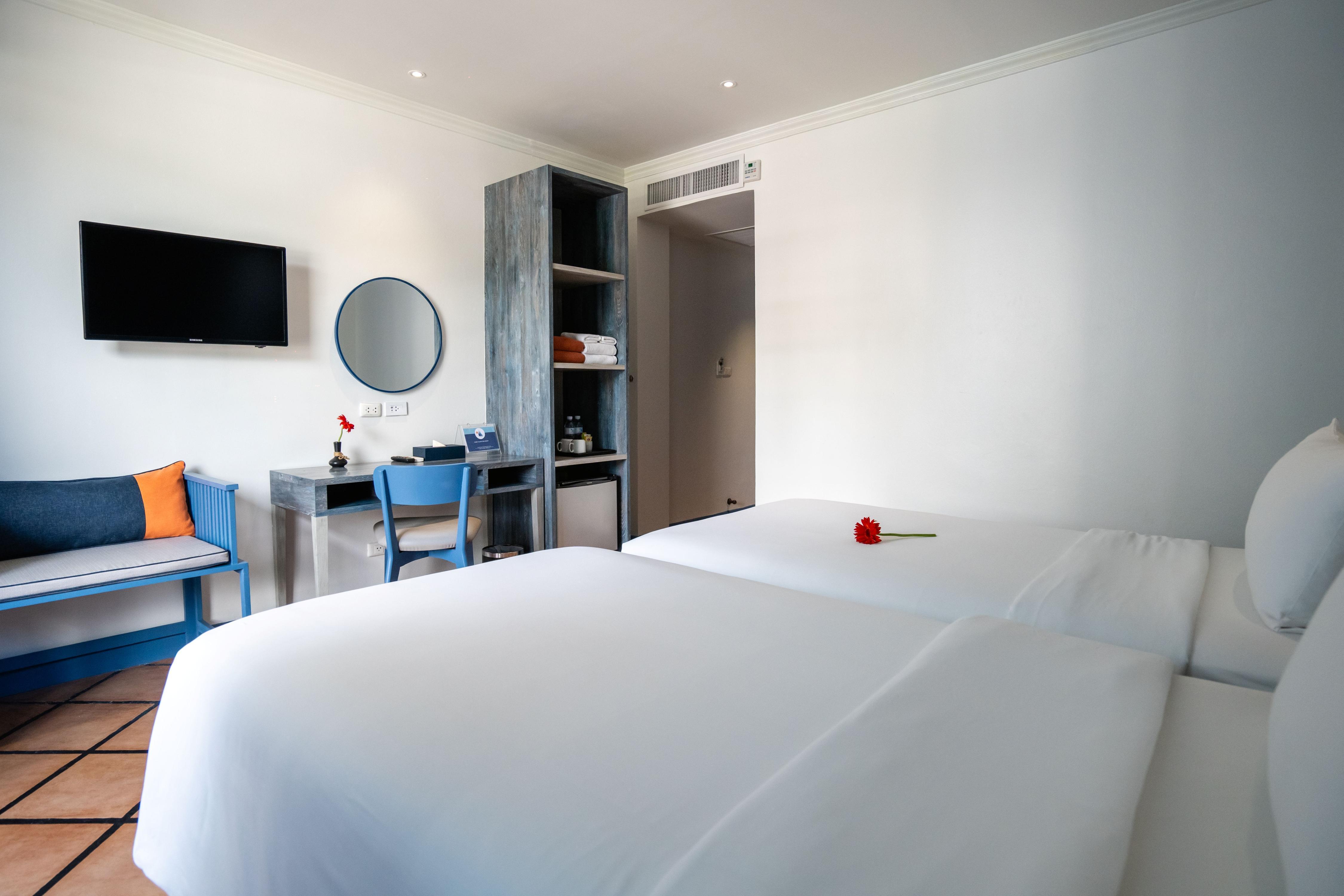 Phuket Island View Hotel Room Type - Superior Room