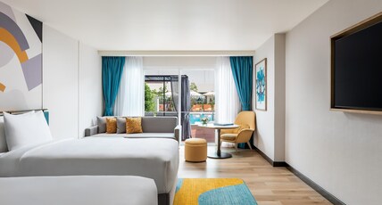 M Social Hotel Phuket Room Type - Stylish Pool Access Twin (Sunkissed)