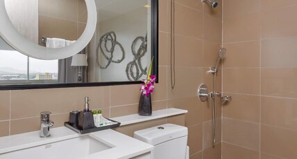 Pearl Hotel Phuket Room Type - Deluxe Twin bed room