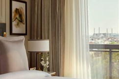 Jumeirah Carlton Tower