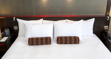 Hilton London Canary Wharf Room Type - KING EXECUTIVE ROOM