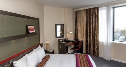 Hilton London Canary Wharf Room Type - KING JUNIOR SUITE