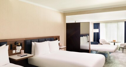 Hilton London Metropole Room Type - 2 QUEEN BDS PREM W SOFABED