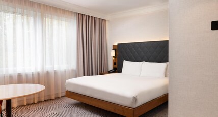 Hilton London Olympia Room Type - KING HILTON PREMIUM ROOM