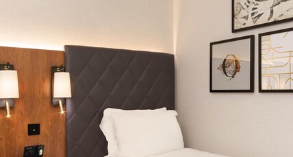 Hilton London Olympia Room Type - TWIN ACCESSIBLE ROOM