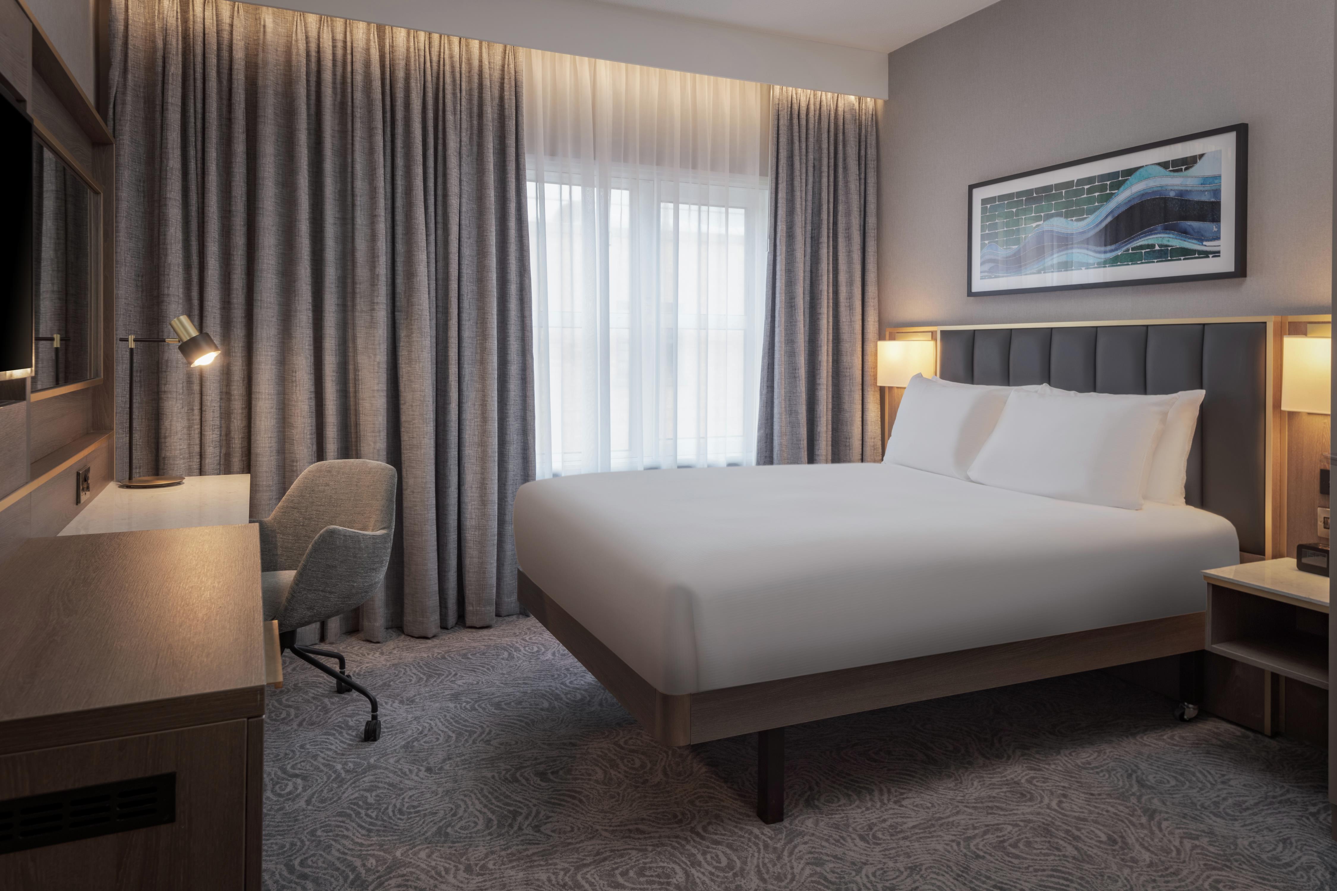 DoubleTree by Hilton London Angel Kings Cross - Tap to explore photos