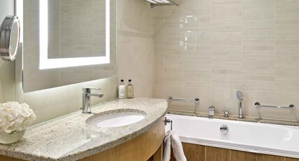 London Hilton on Park Lane Room Type - MAYFAIR SUITE