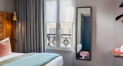 Maxim Folies Room Type - Deluxe Room